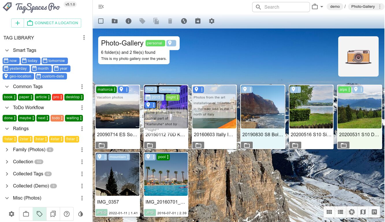 Shows a photo gallery in the Grid perspective
