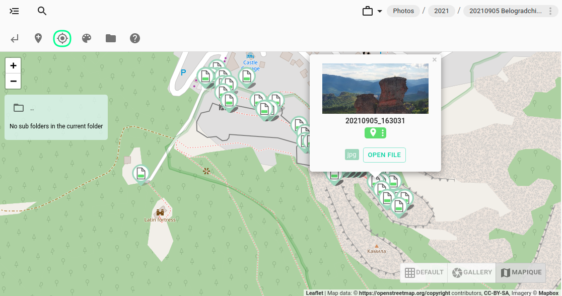 Folder with geotagged photos in the Mapique perspective